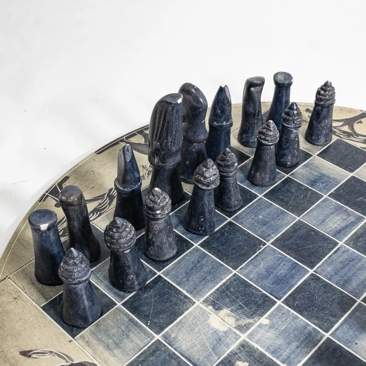 Scacchiera e scacchi in pietra - immagine 7